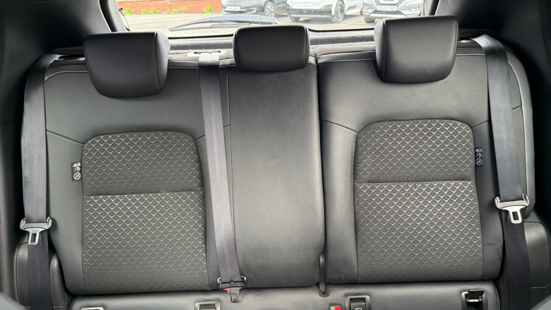 Nissan Juke 1.0 DiG-T 114 N-Connecta 5dr Petrol Hatchback